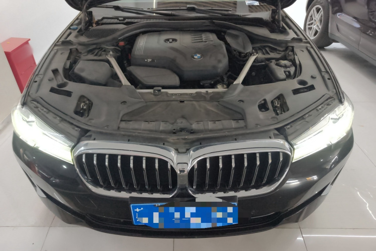 宝马5系 2021款 改款 525Li 豪华套装机舱底盘24