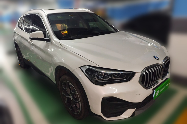 宝马X1 2022款 sDrive25Li 领先型车身外观6002