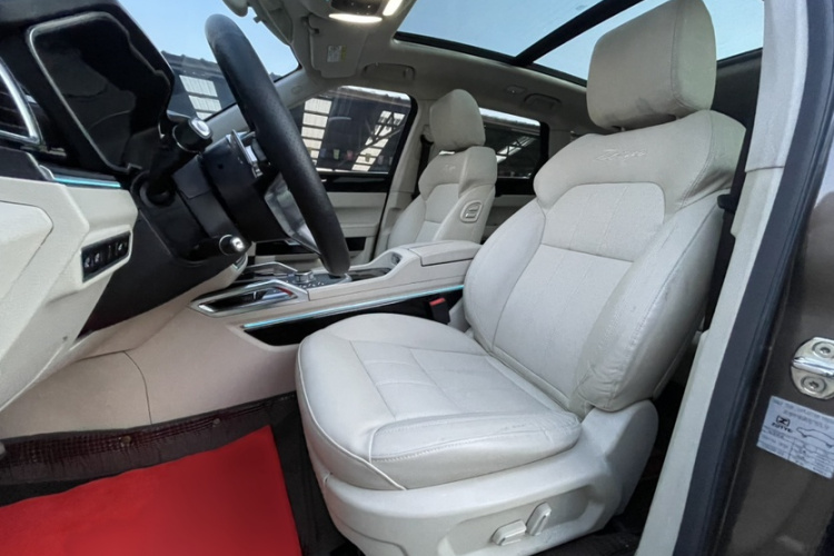 众泰T700 2017款 1.8T 双离合尊享型中控内饰7005