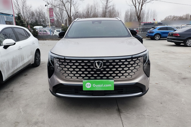 长安CS55PLUS 2026款 第四代 新蓝鲸 1.5T 天枢尊贵型车身外观2