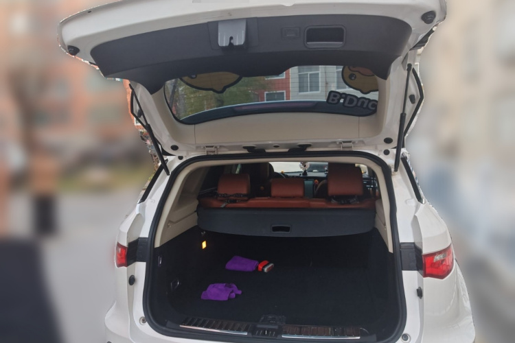 众泰T700 2017款 1.8T 双离合尊享型局部细节23