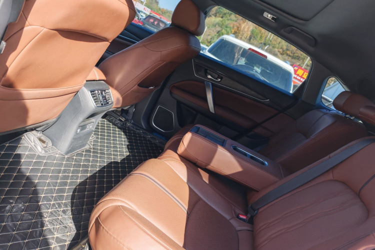 本田UR-V 2020款 370TURBO 四驱尊享版中控内饰7005