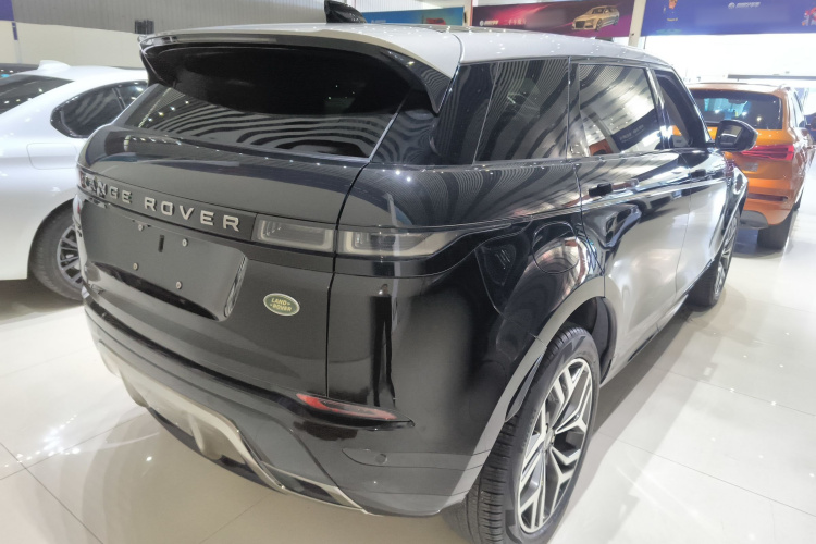 路虎 揽胜极光 2021款 极光L 249PS R-Dynamic First edition 首发版车身外观7