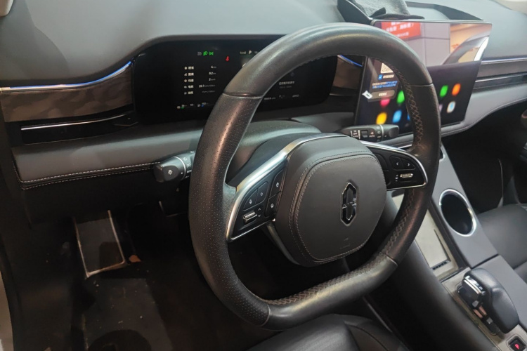 鸿蒙智行 问界M5 2022款 增程后驱标准版中控内饰12