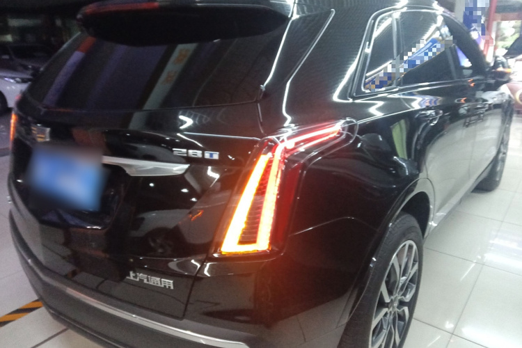 凯迪拉克XT5 2023款 2.0T 四驱尊贵型（至臻版）车身外观7