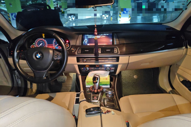 宝马5系 2014款 525Li 豪华设计套装中控内饰12