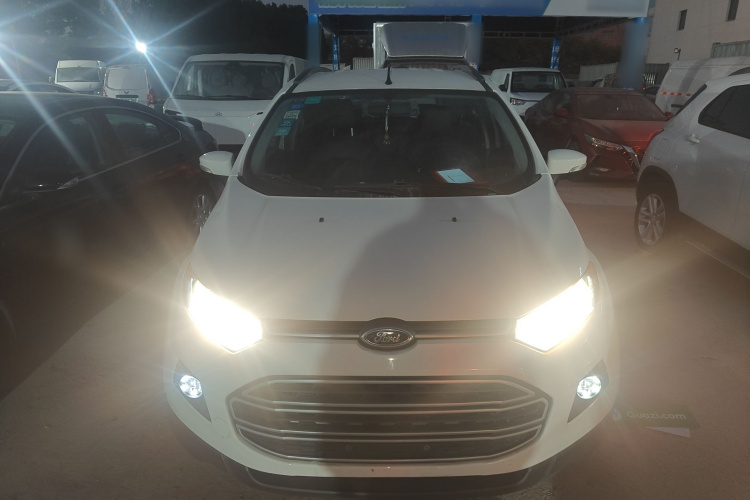 福特 翼搏 2013款 1.5L 自动风尚型车身外观2