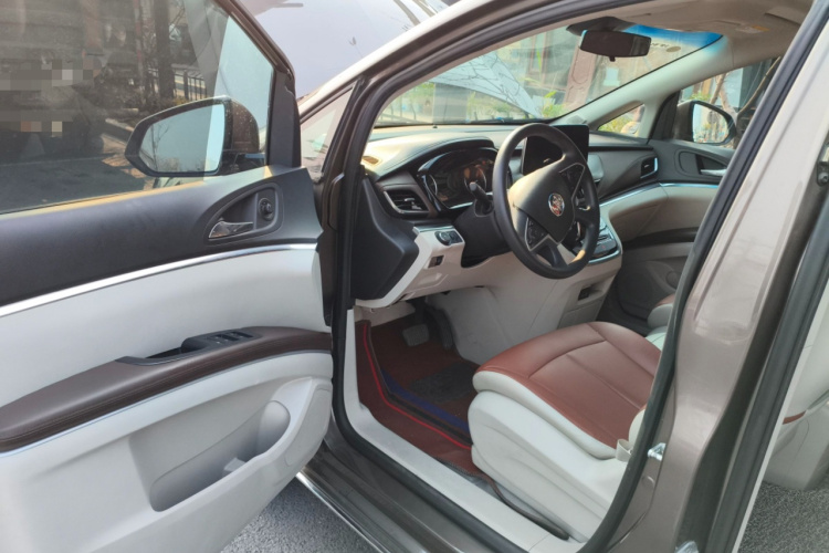 别克GL8 2023款 陆上公务舱 智享型中控内饰20