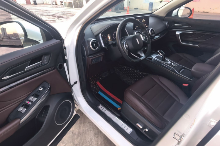 魏牌 VV5 2019款 1.5T 两驱颜先锋车身外观6008