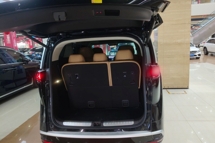 腾势D9 2024款 DM-i 980 四驱旗舰型机舱底盘23