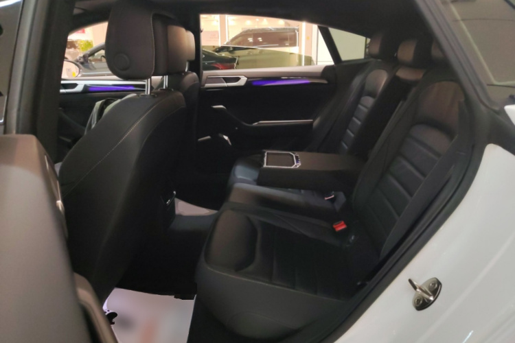 一汽-大众CC 2024款 380TSI 夺目版中控内饰7004