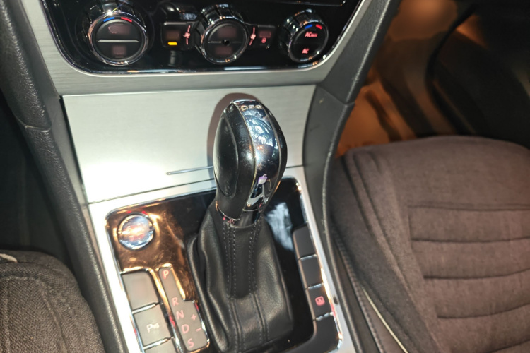 大众 帕萨特 2011款 2.0TSI DSG至尊版局部细节18