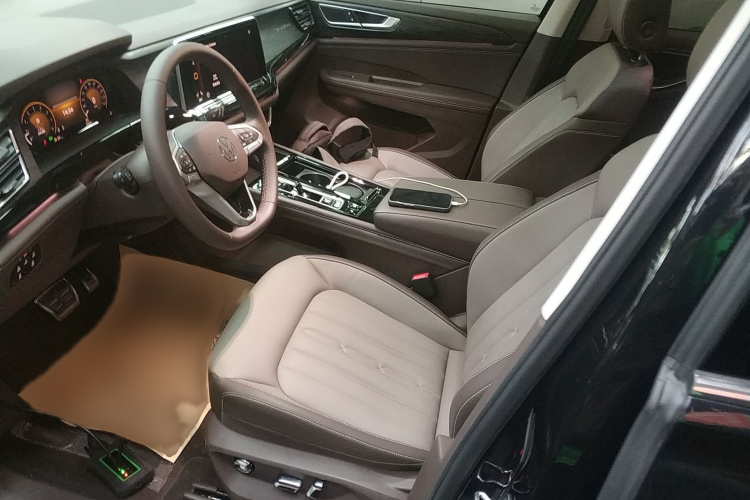 大众 威然 2023款 改款 380TSI 尊驰版局部细节19