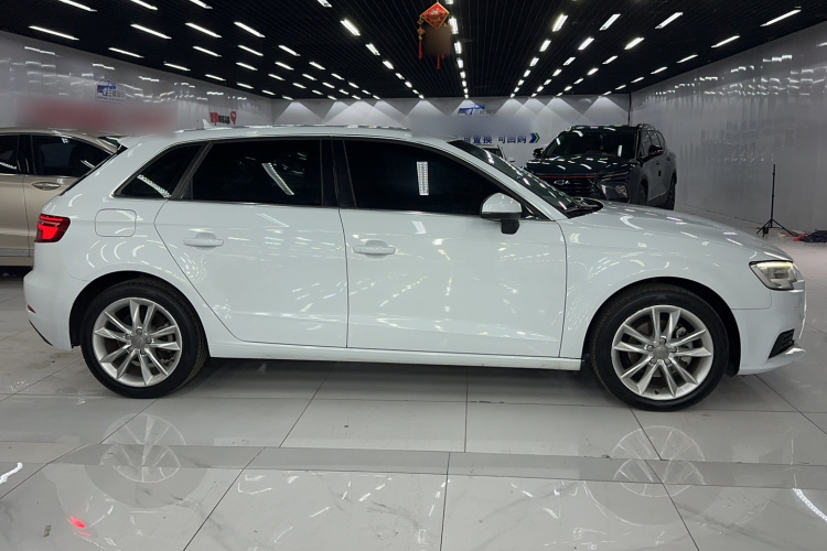 奥迪A3 2017款 Sportback 35 TFSI 进取型车身外观6002