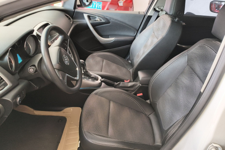 别克 英朗 2014款 XT 1.6L 自动时尚版局部细节19