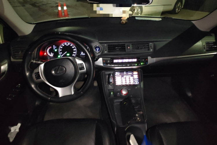 雷克萨斯CT 2013款 CT200h 精英版中控内饰7002