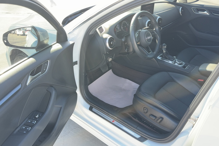 奥迪A3 2020款 Sportback 35 TFSI 时尚型 国VI中控内饰7003