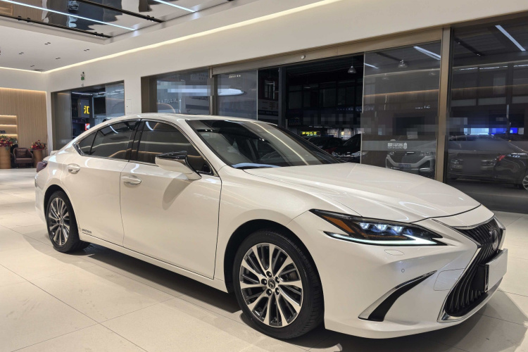 雷克萨斯ES 2020款 300h 臻享版车身外观6002