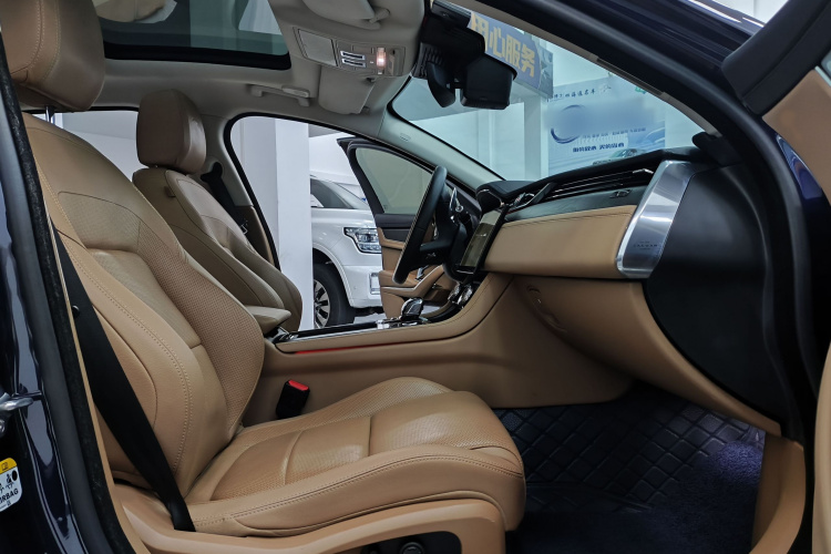 捷豹XFL 2021款 XFL 2.0T P250 两驱尊享豪华版中控内饰7002