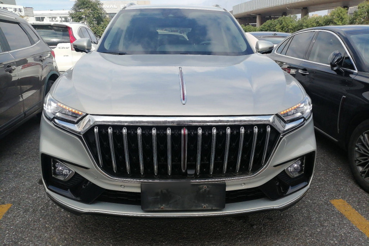 红旗HS5 2022款 2.0T 智联旗享四驱版车身外观2