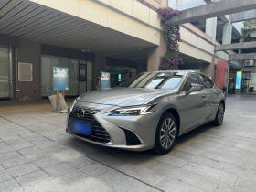 雷克萨斯ES 2025款 200 臻享版
