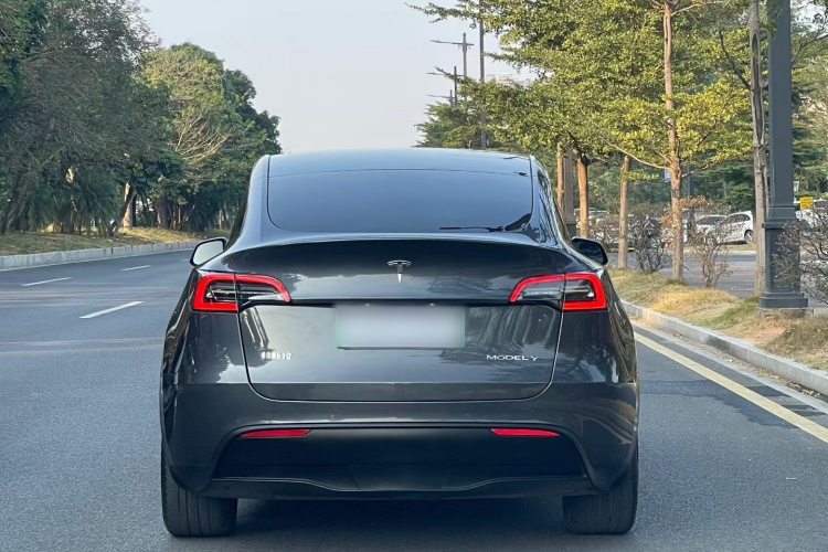 特斯拉 Model Y 2022款 长续航全轮驱动版车身外观6004