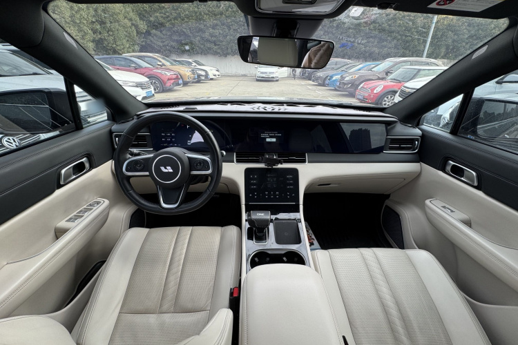 理想汽车 理想ONE 2020款 增程6座版中控内饰7005