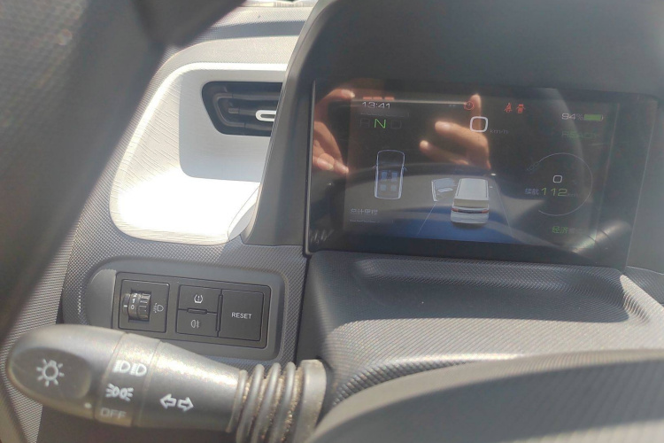 五菱汽车 宏光MINIEV 2021款 马卡龙时尚款 磷酸铁锂中控内饰7006