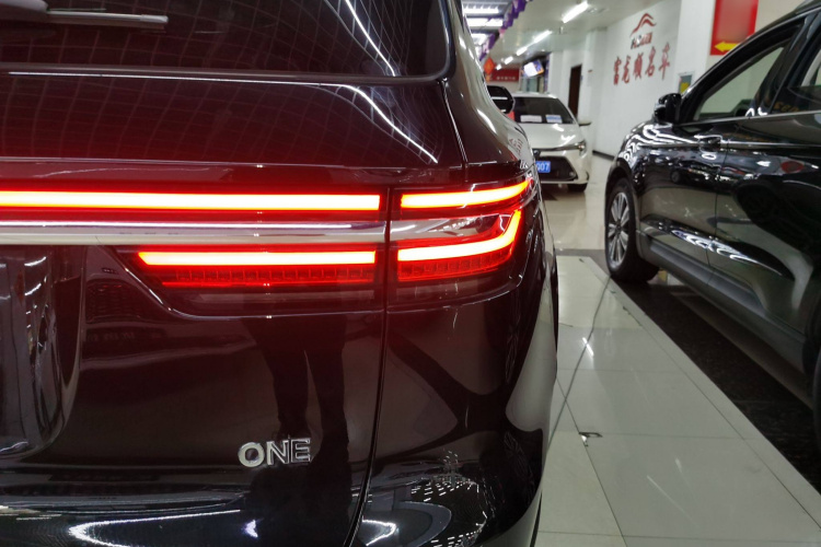 理想汽车 理想ONE 2021款 增程6座版车身外观6006