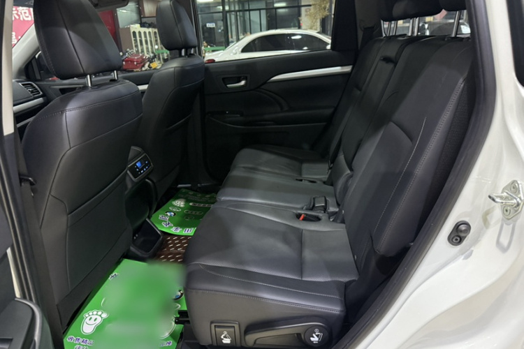 丰田 汉兰达 2018款 2.0T 四驱豪华版 7座 国VI中控内饰7002