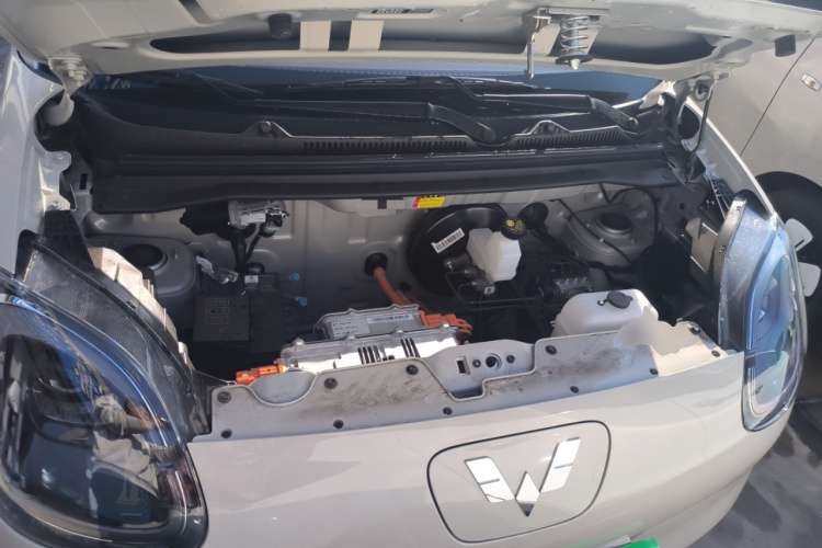 五菱汽车 宏光MINIEV 2025款 四门版 进阶款机舱底盘24