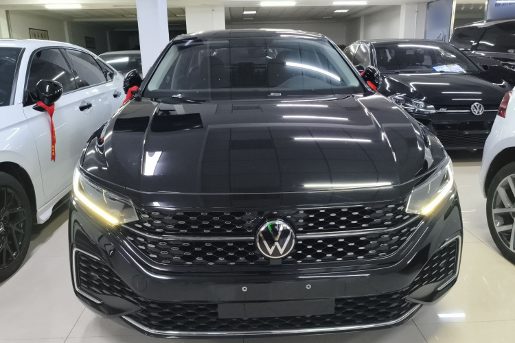 大众 帕萨特 2023款 330TSI 星空精英版车身外观2