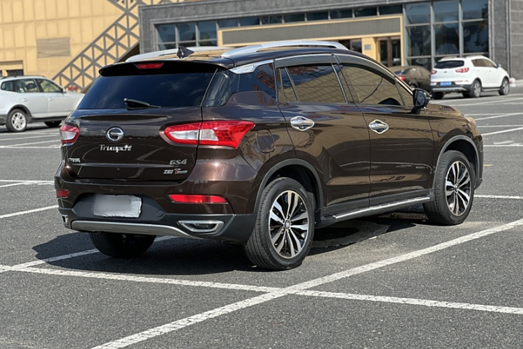 广汽传祺 传祺GS4 2015款 200T G-DCT豪华版车身外观6006