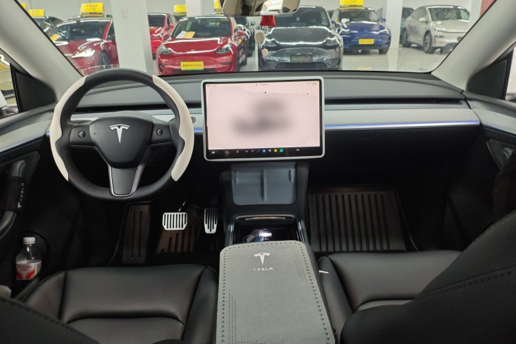 特斯拉 Model Y 2024款 后轮驱动版中控内饰7002