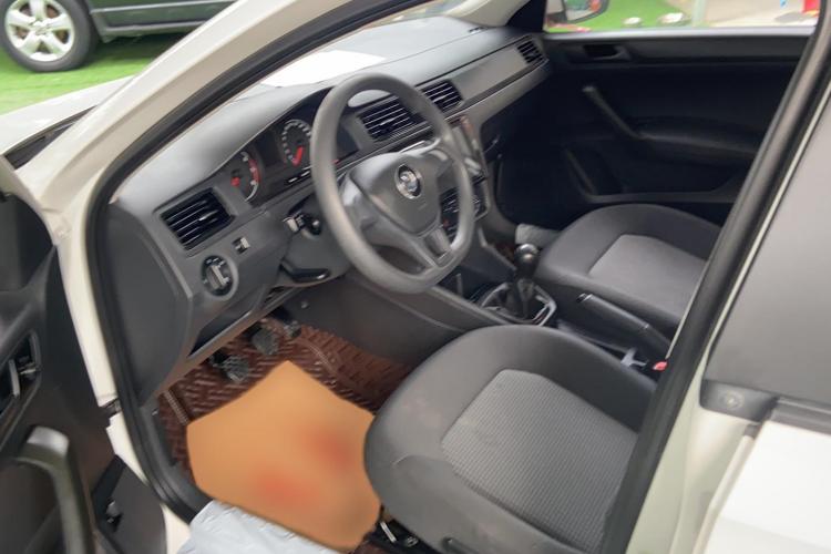 大众 桑塔纳 2018款 1.5L 手动风尚版中控内饰7001