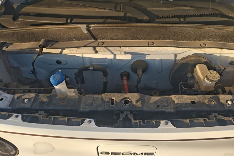 吉利银河 2024款 熊猫mini 200km 龙腾PRO版机舱底盘24