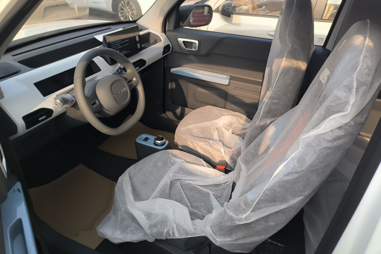 吉利银河 2024款 熊猫mini 200km 耐力熊中控内饰19