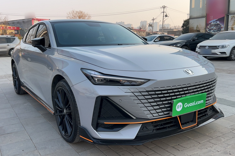 长安UNI-V 2022款 1.5T 运动版车身外观6004