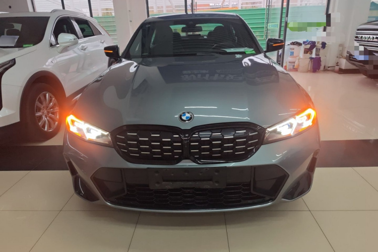 宝马3系 2023款 330i M运动曜夜套装车身外观6001