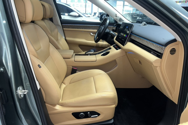 鸿蒙智行 问界M5 2022款 增程四驱性能版局部细节41