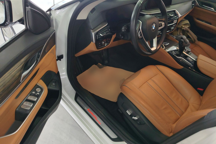 宝马6系GT 2019款 630i 豪华设计套装中控内饰20