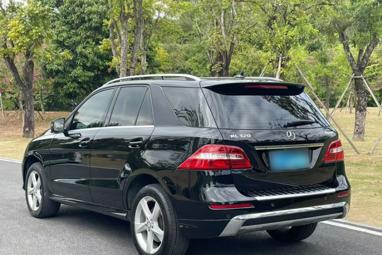 奔驰M级 2015款 ML 320 4MATIC车身外观6005