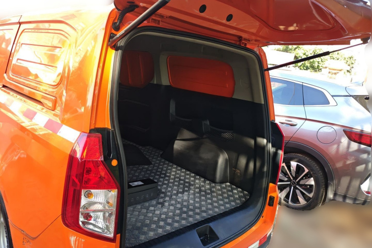 五菱汽车 五菱征程 2021款 1.5T 手动舒适型封窗版中控内饰23