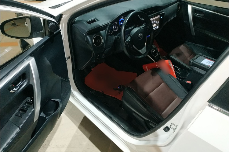 丰田 卡罗拉 2018款 双擎 1.8L E-CVT智尚版中控内饰20