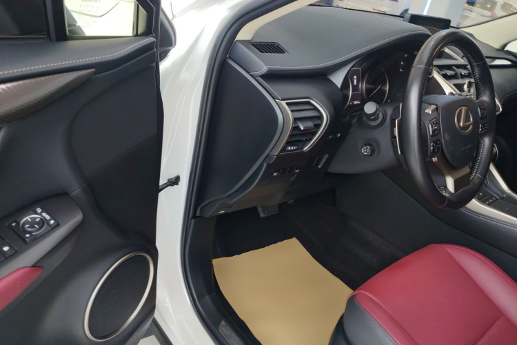 雷克萨斯NX 2020款 300h 前驱 锋尚版 国VI中控内饰20