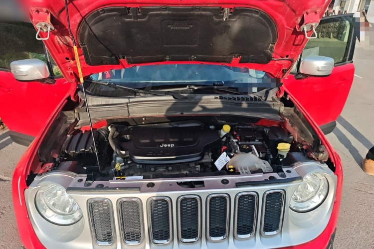 Jeep 自由侠 2017款  180TS 自动四驱全能敞篷版局部细节24