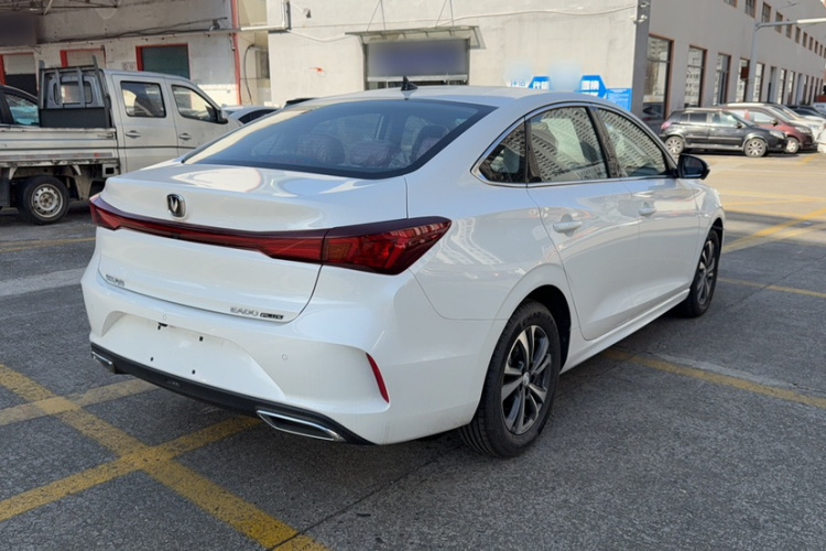 长安 逸动 2025款 PLUS 1.4T 双离合高能版车身外观6004