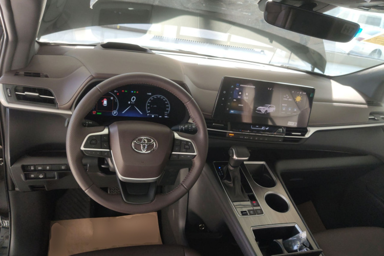 丰田 格瑞维亚 2026款 2.5L混动 尊贵PLUS四驱版中控内饰12