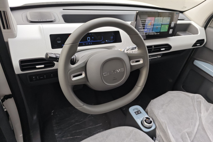 吉利银河 2024款 熊猫mini 200km 耐力熊中控内饰13