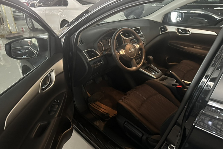 日产 轩逸 2024款 经典 1.6XE CVT舒适版中控内饰7002